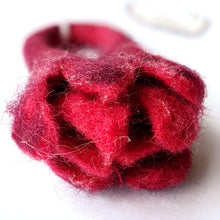 Load image into Gallery viewer, Rose Felt Ring

