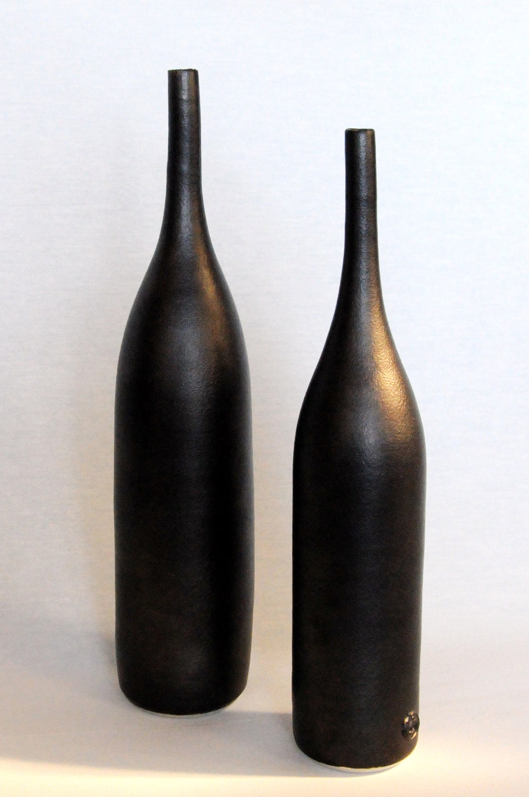 Bottle form RIGHT - matt black